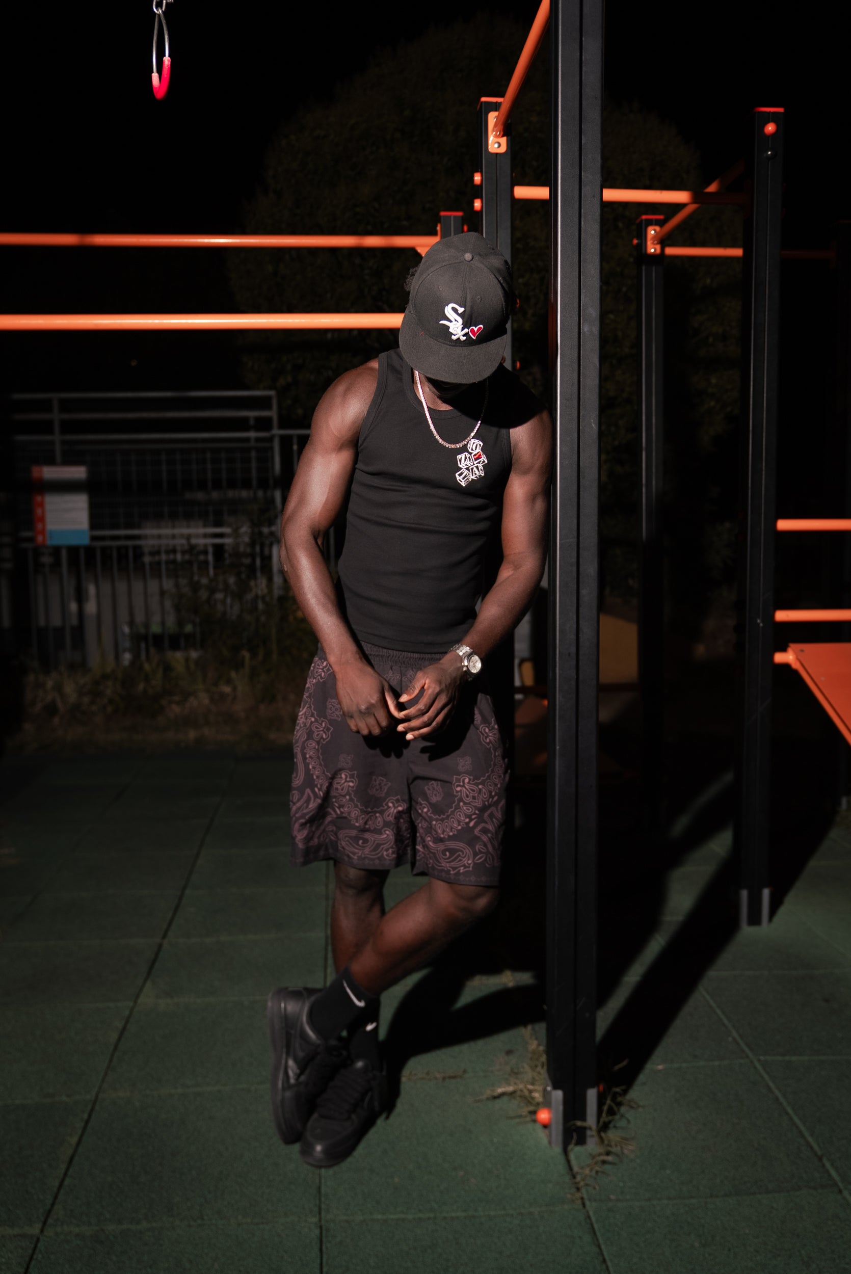 BET ON YOURSELF TANK BLACK